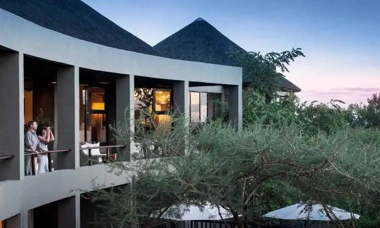 Four seasons lodge: serengeti luxury accommodation