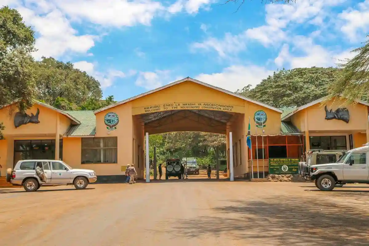 Entrance gate to ngorongoro crater, ideal timing for a visit - when to go ngorongoro crater.
